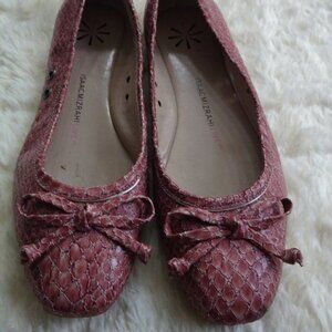 Isaac Mizrahi Live Pink Snake Skin Style Flats 7.5